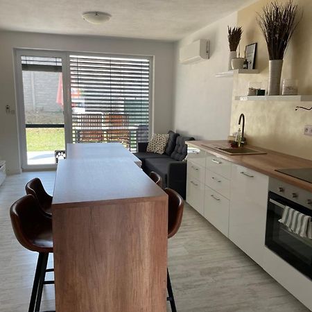 Sunny Apartment On The Lakes Senec Exterior foto